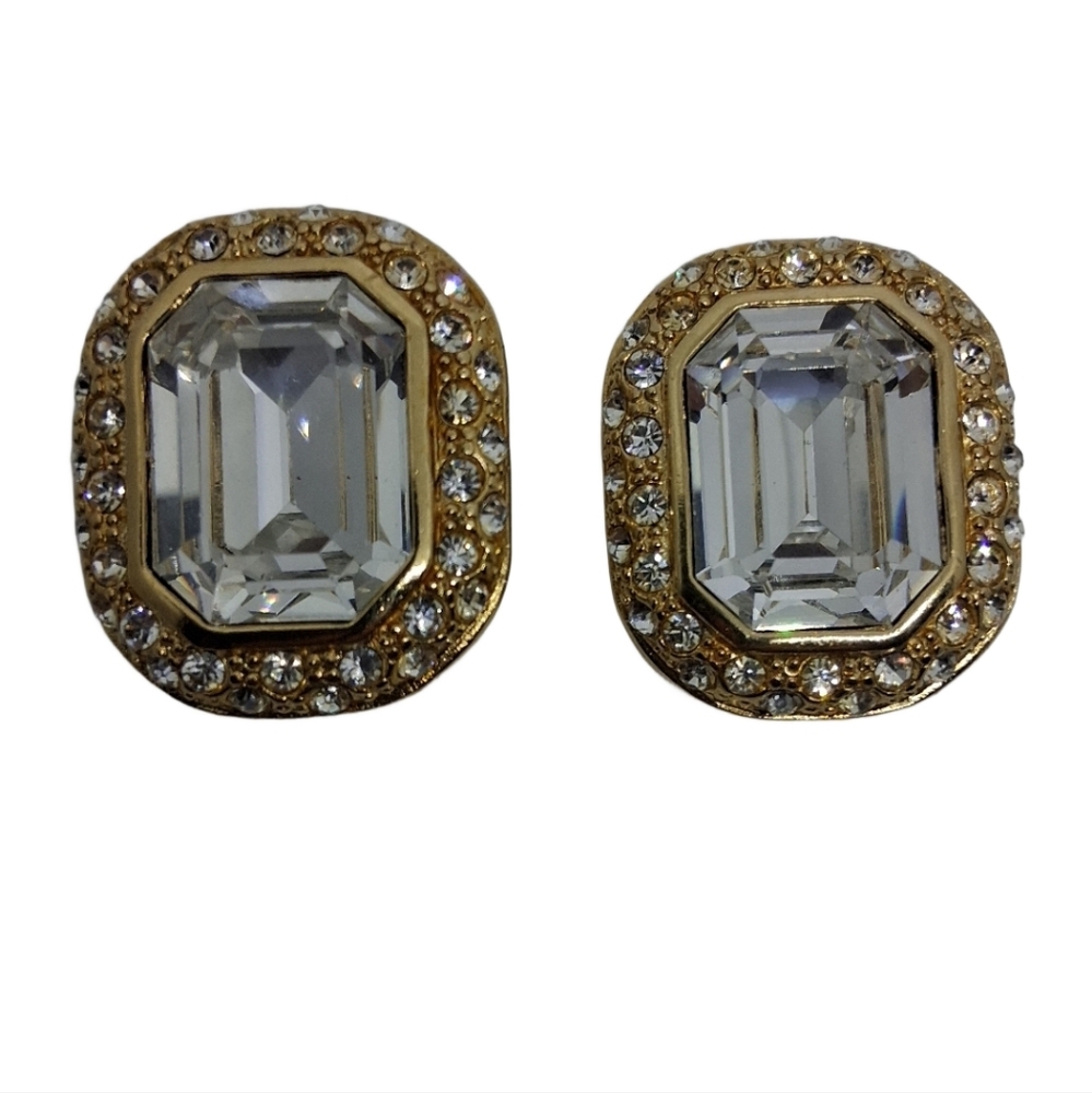 VINTAGE LARGE GOLD & WHITE GLASS RHINESTONE STATEMENT CLIP ON EARRINGS - Picture 3 of 6